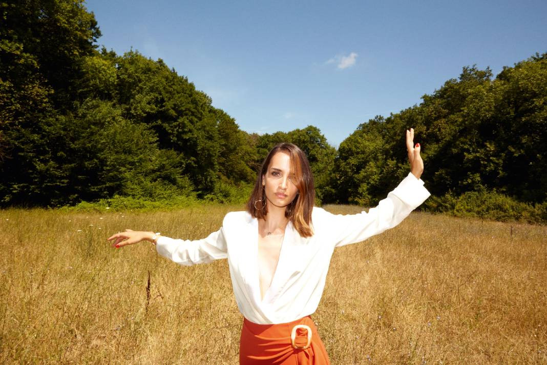 Kerem Bürsin'in yeni aşkı Türkiye’nin en zengin ailesinin torunu çıktı - Resim: 19